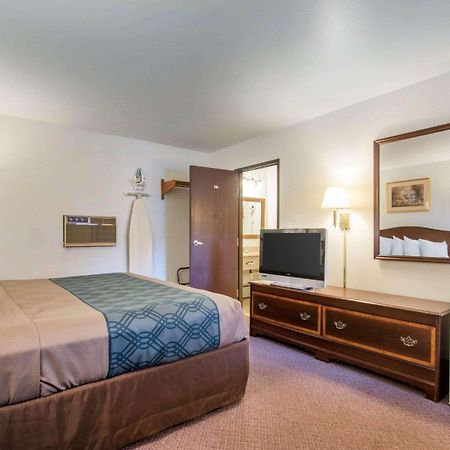 Econo Lodge St Albans Town Saint Albans Dış mekan fotoğraf