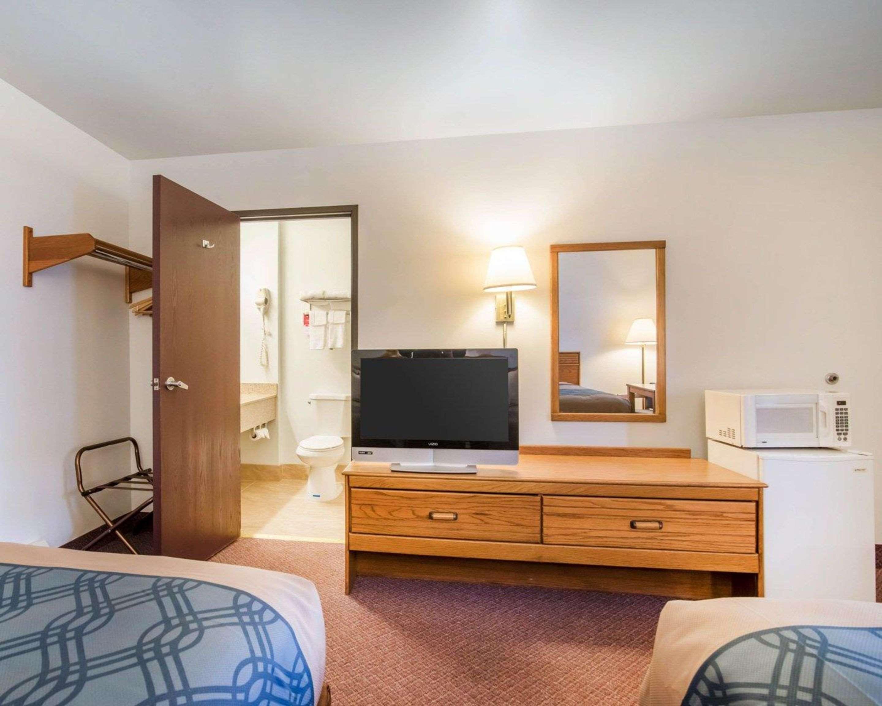 Econo Lodge St Albans Town Saint Albans Dış mekan fotoğraf