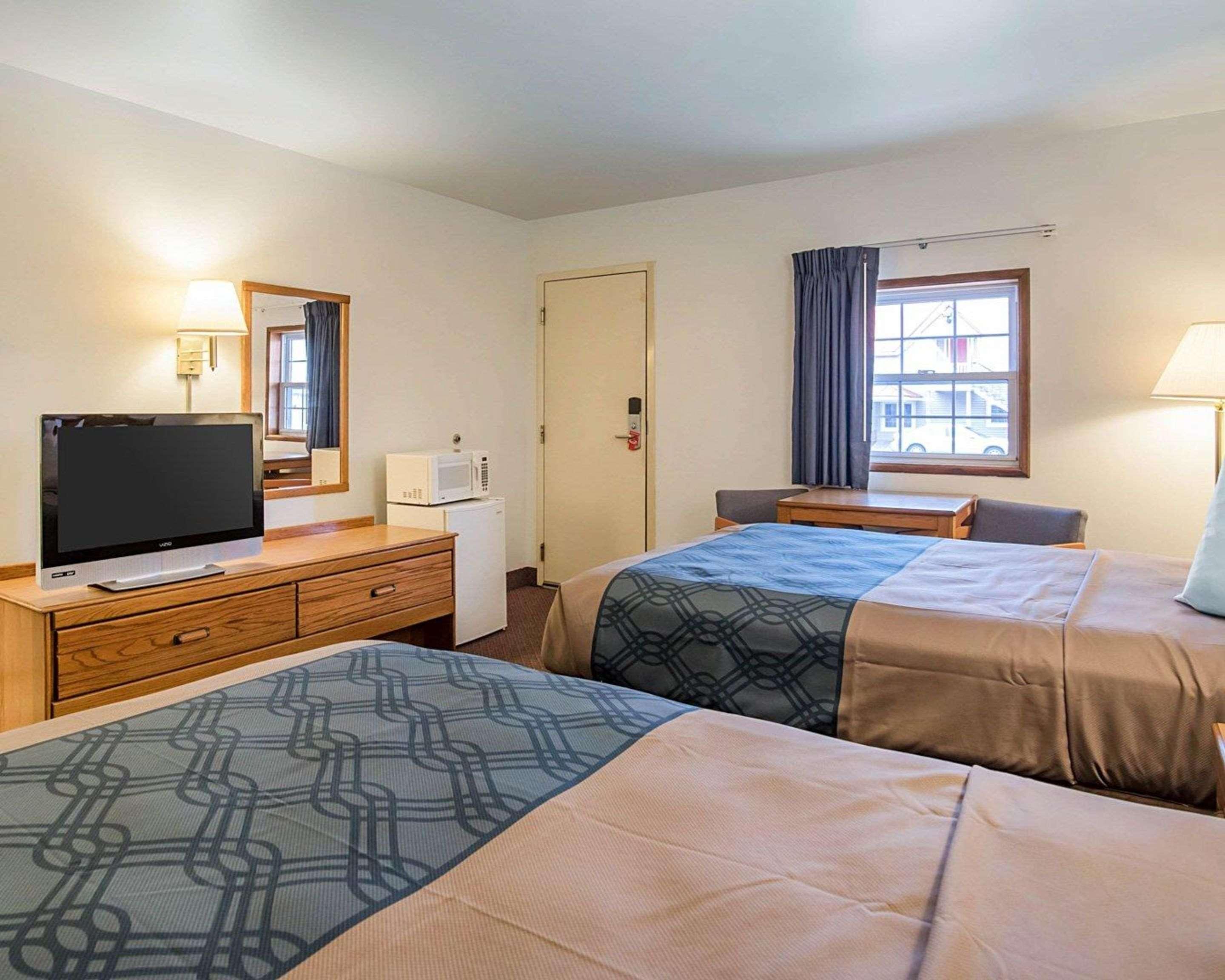 Econo Lodge St Albans Town Saint Albans Dış mekan fotoğraf