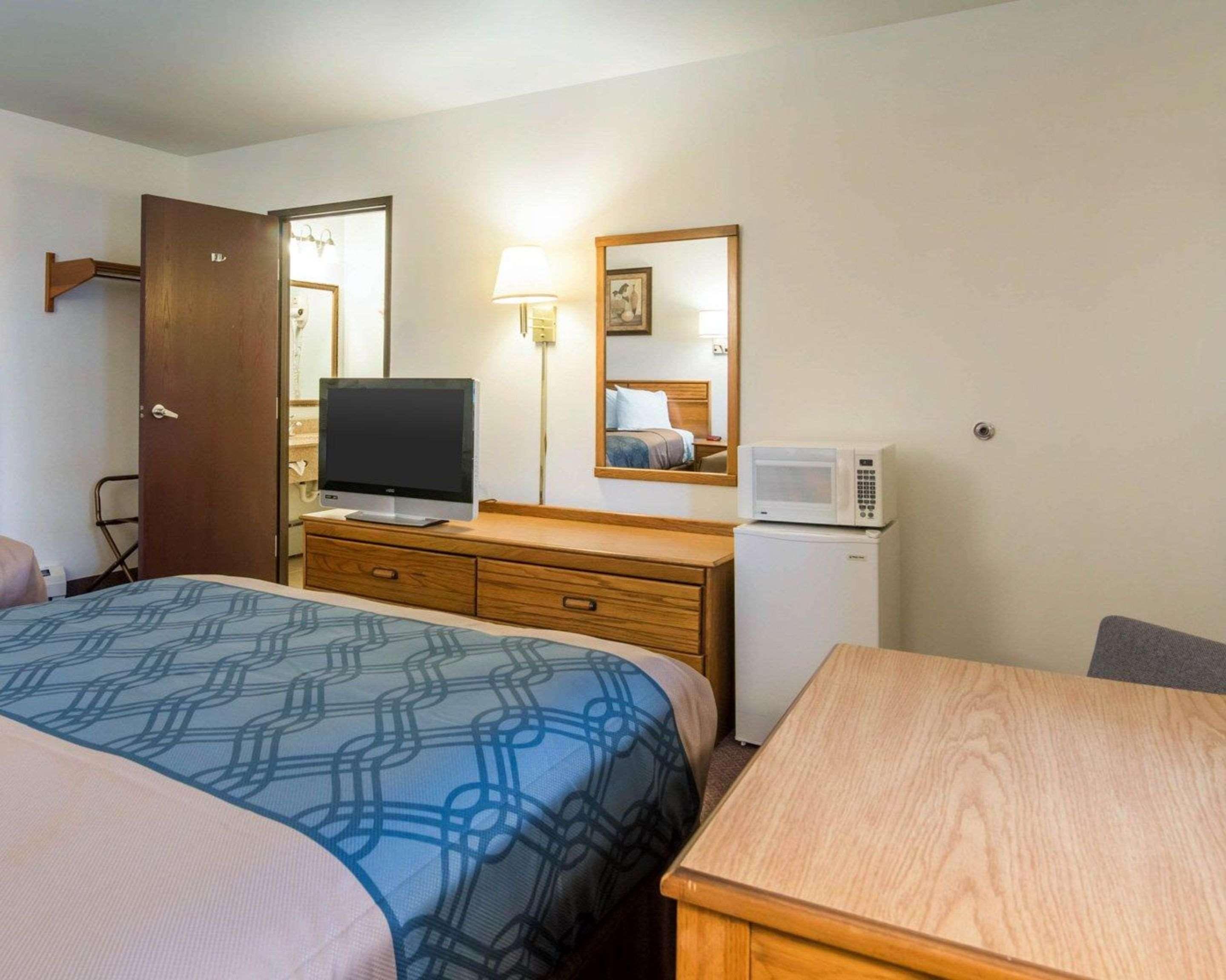 Econo Lodge St Albans Town Saint Albans Dış mekan fotoğraf