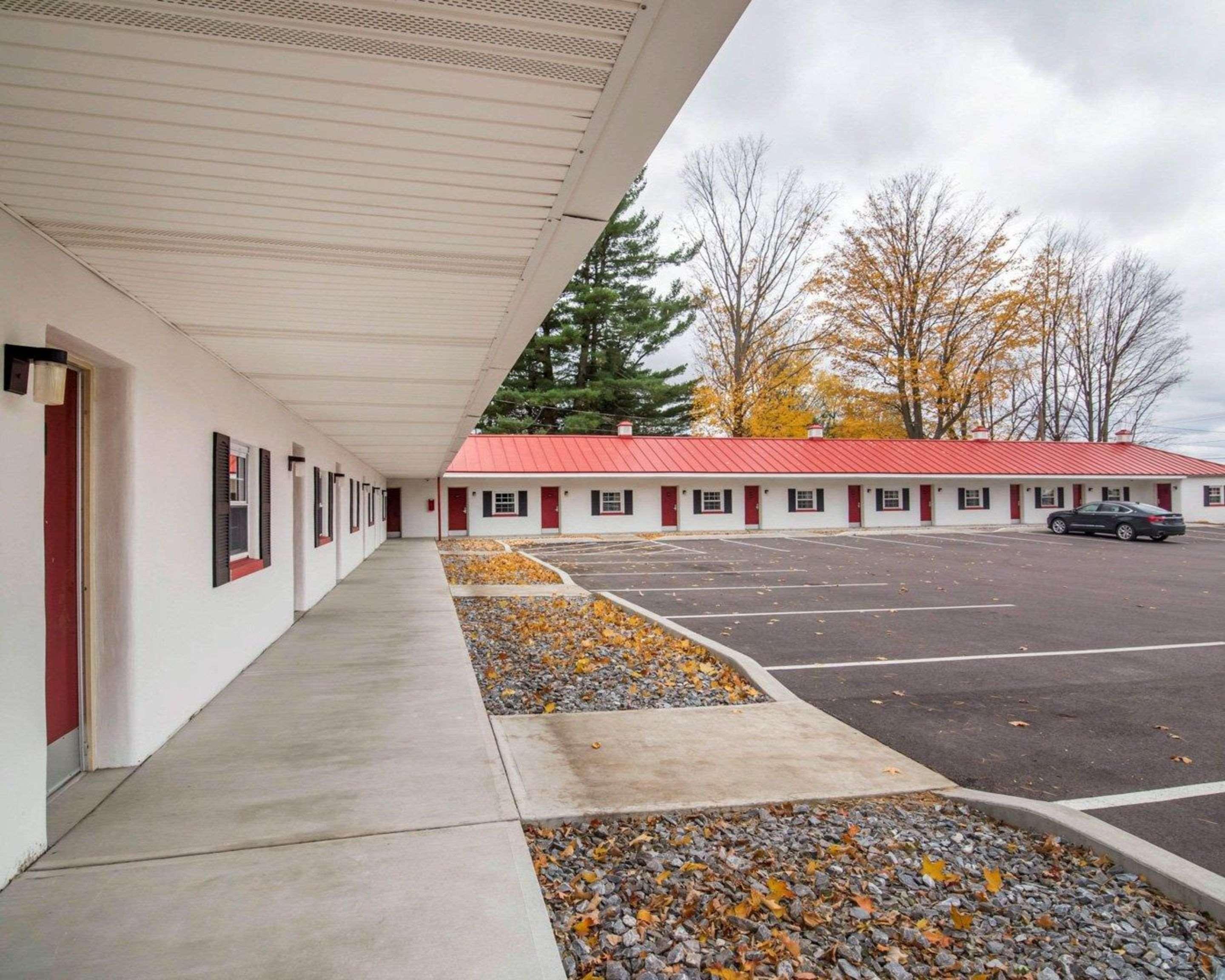 Econo Lodge St Albans Town Saint Albans Dış mekan fotoğraf